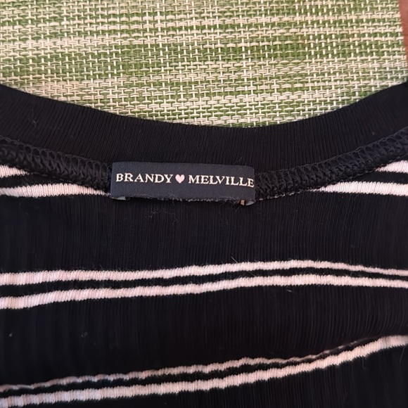 Brandy Melville, Bundle, Long sleeve T-shirts.
1-Navy & White, 1- Grey & 1-Black - Picture 7 of 13